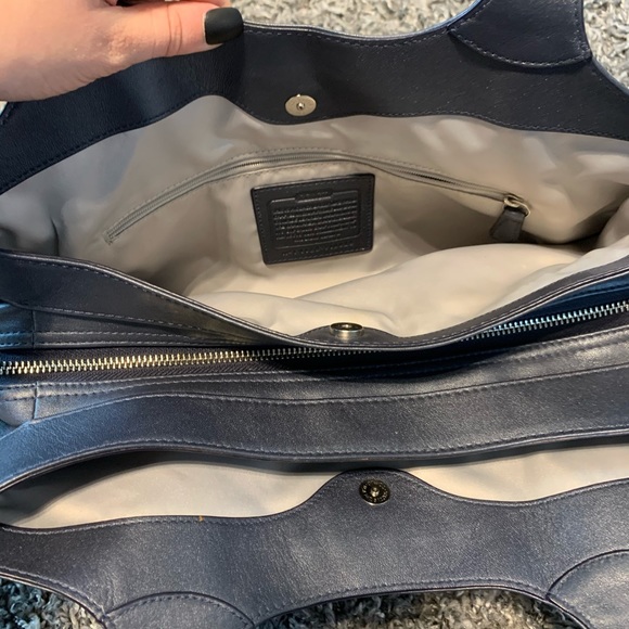 Coach purse - Picture 5 of 10